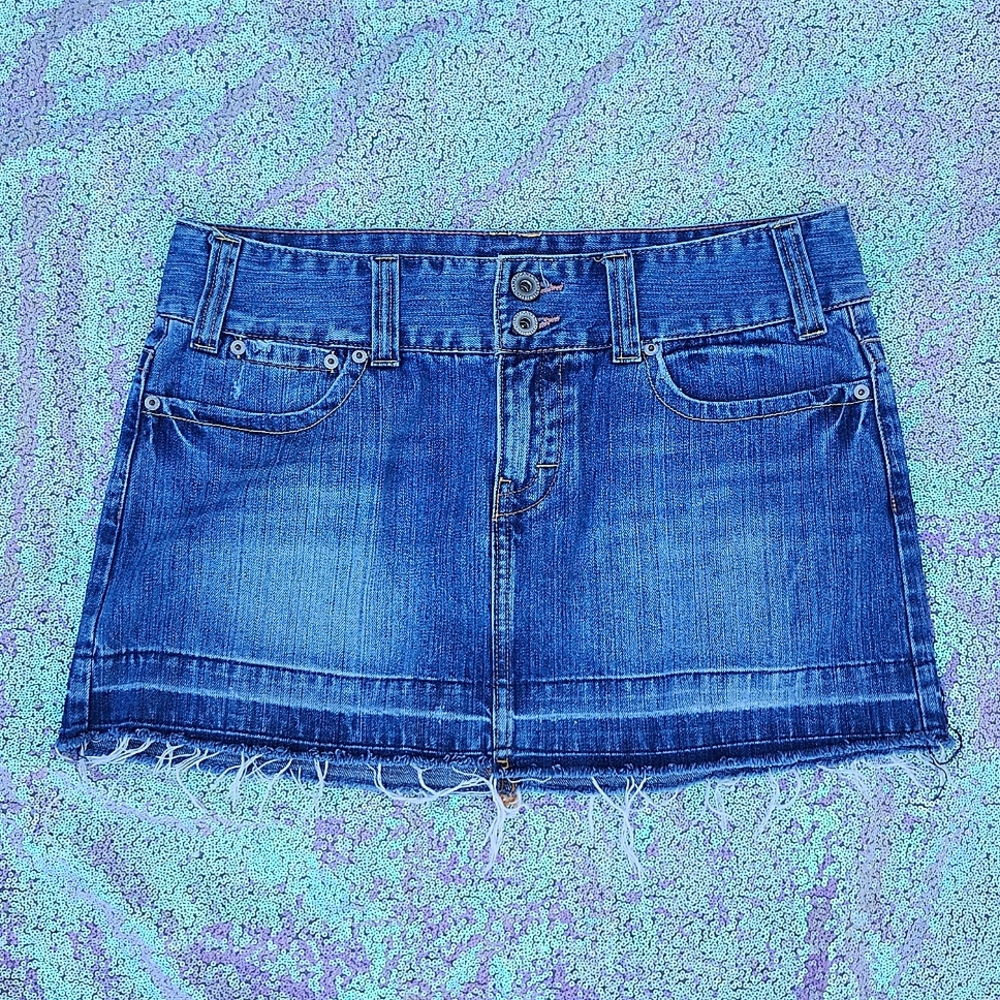 American Eagle Jean Skirt Women's Slightly Distressed Size 10!!